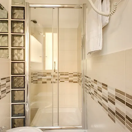 Couette-café Circus Maximus 4*